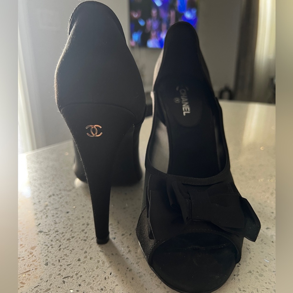 Beautiful Chanel Bow Shoes
